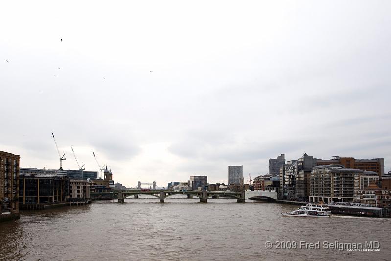 20090410_133053_D3 P2.jpg - London Bridge (fore front) and Tower of London Bridge in distance